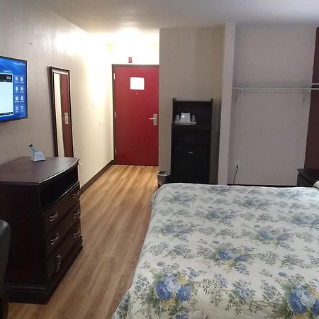 Red Crown Inn Laurel Bagian luar foto