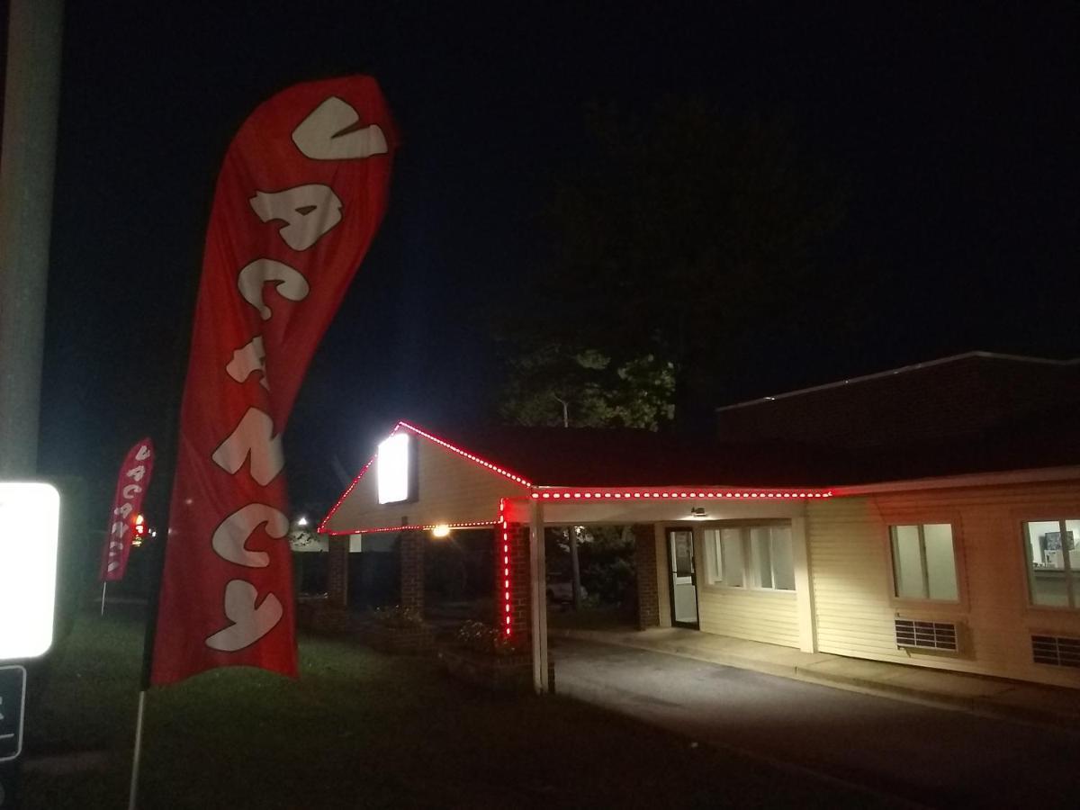 Red Crown Inn Laurel Bagian luar foto