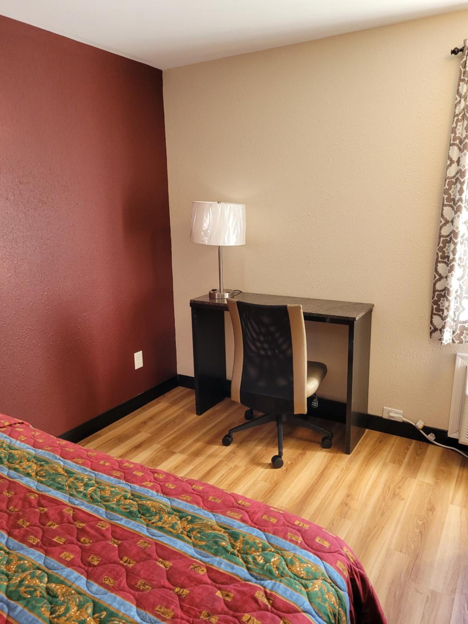 Red Crown Inn Laurel Bagian luar foto