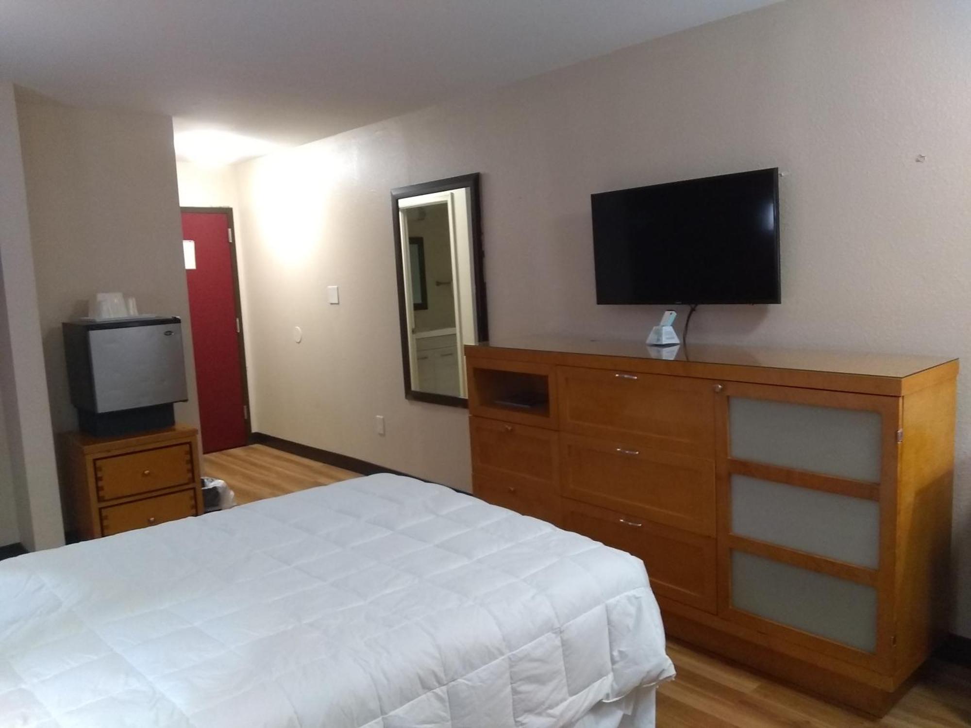 Red Crown Inn Laurel Bagian luar foto