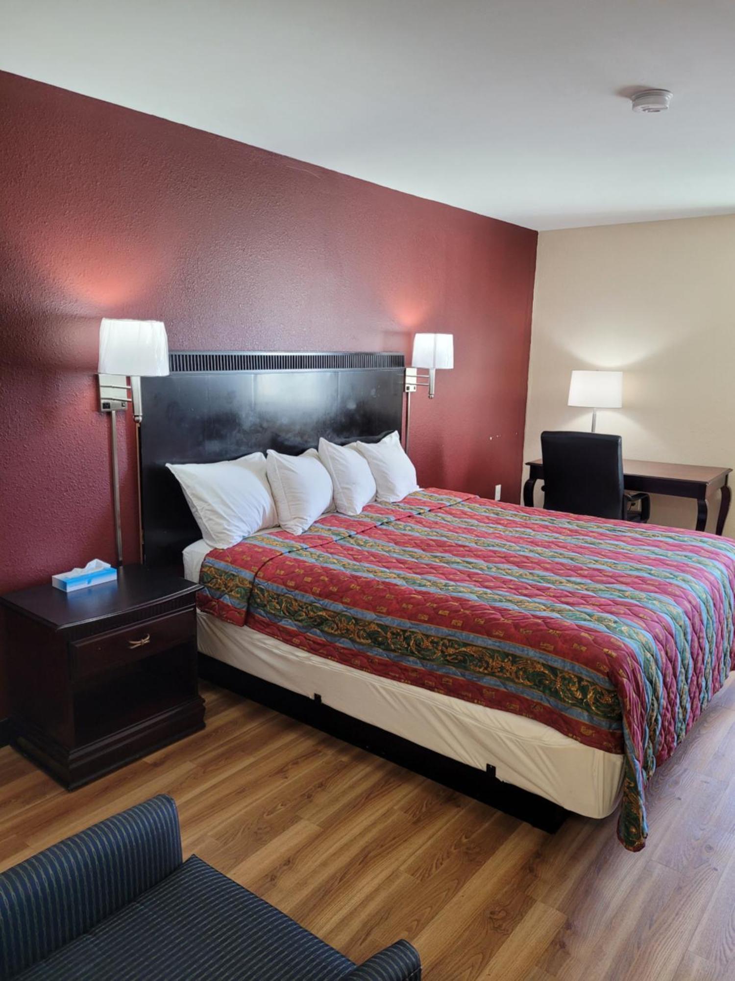 Red Crown Inn Laurel Bagian luar foto